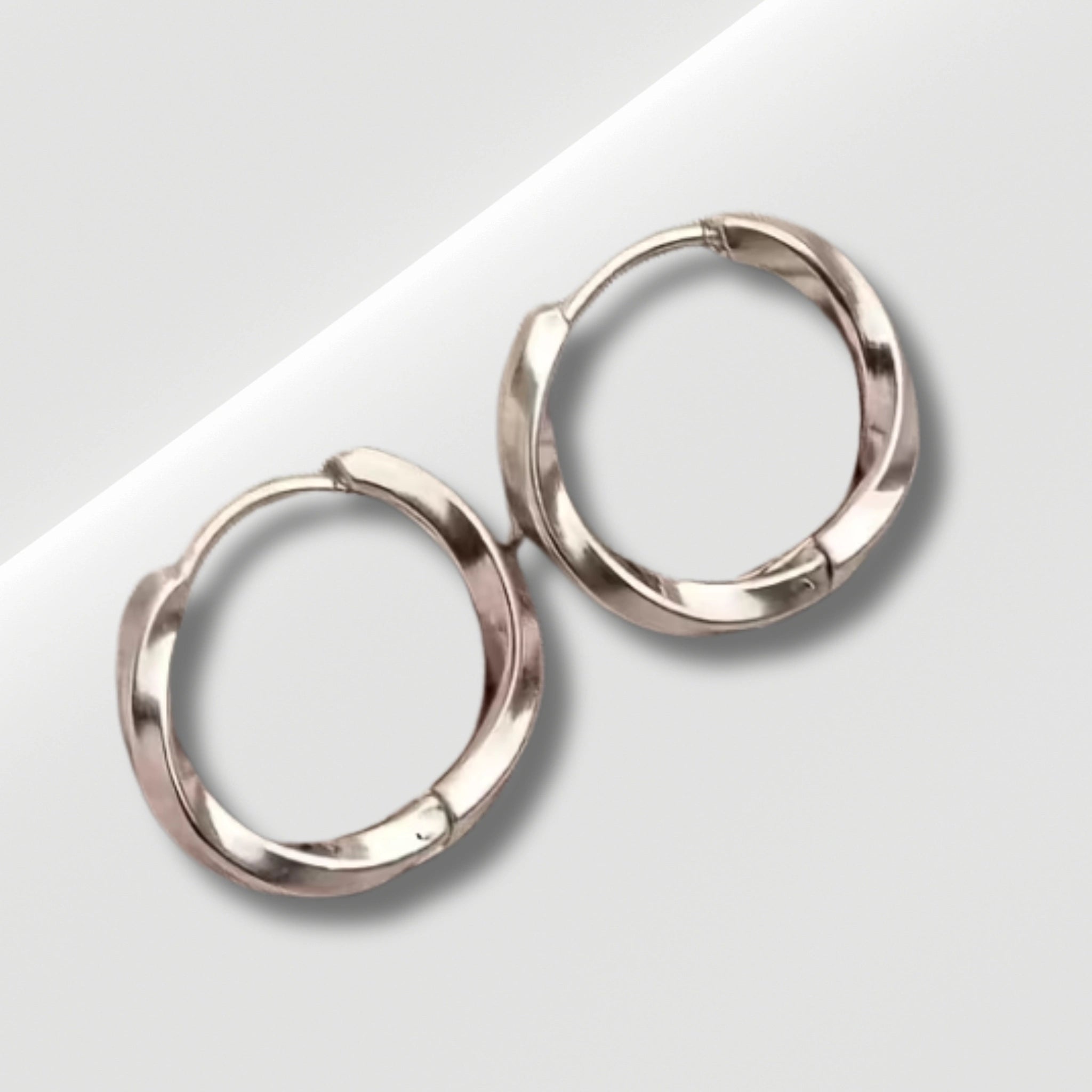 créoles torsadées en acier inoxydables argentées