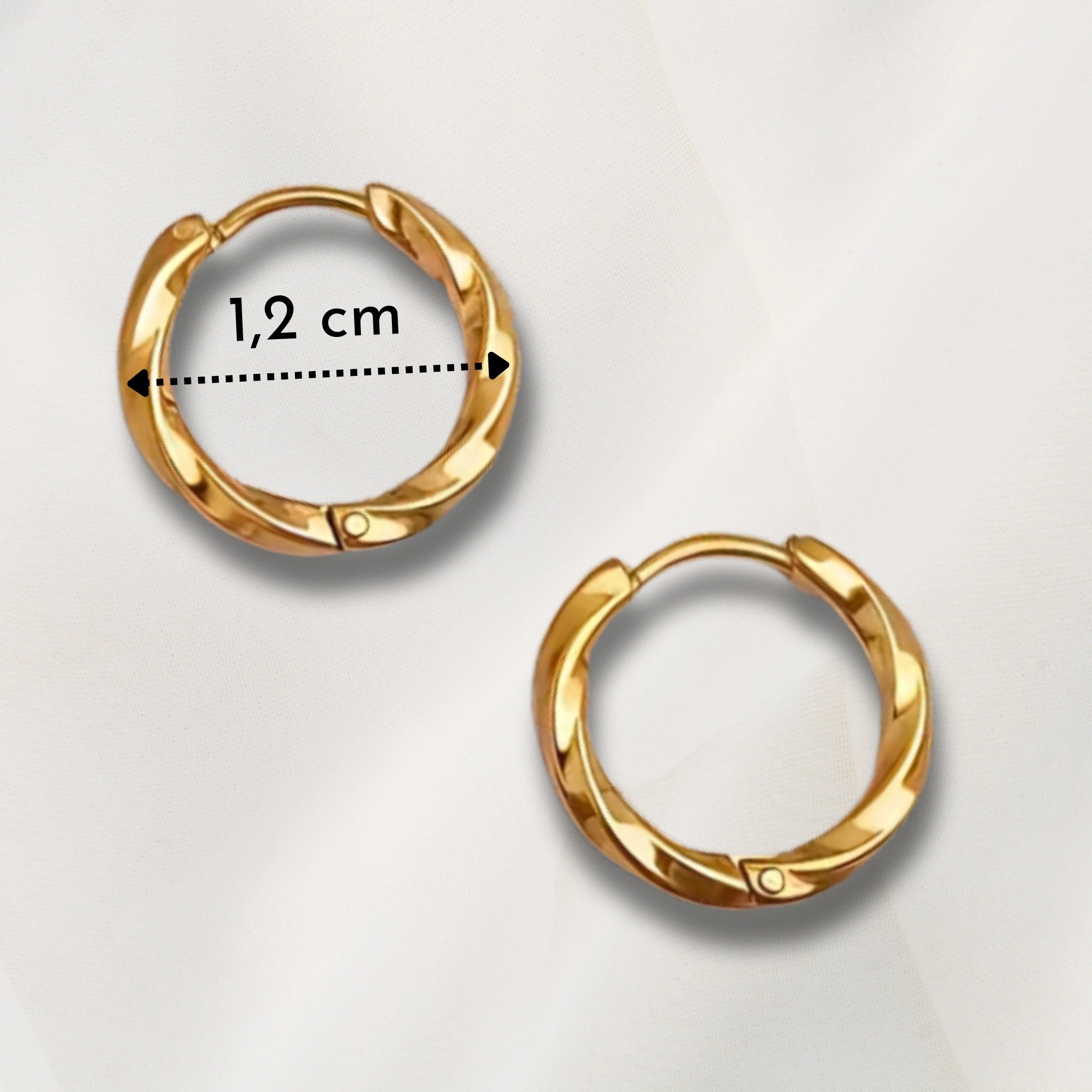 créoles torsadées en acier inoxydables dorées avec son diamètre 12mm